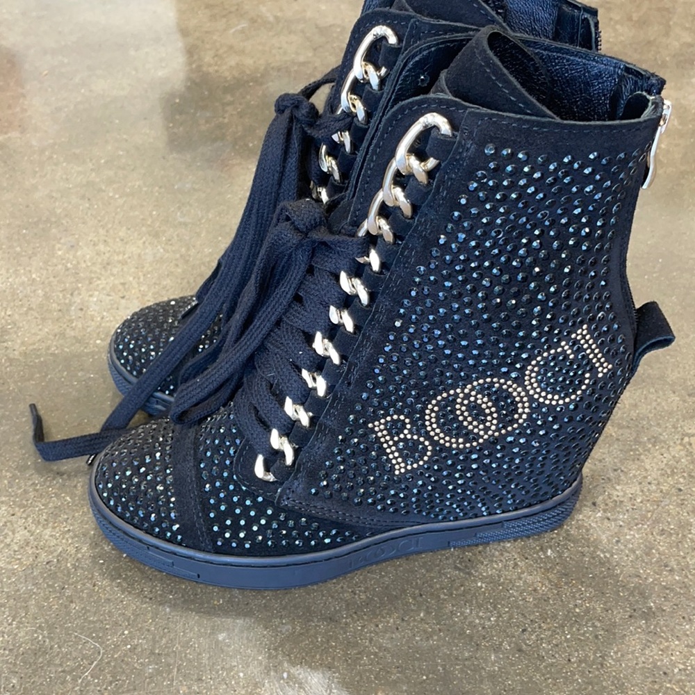 Beautiful rhinestone high  sneakers